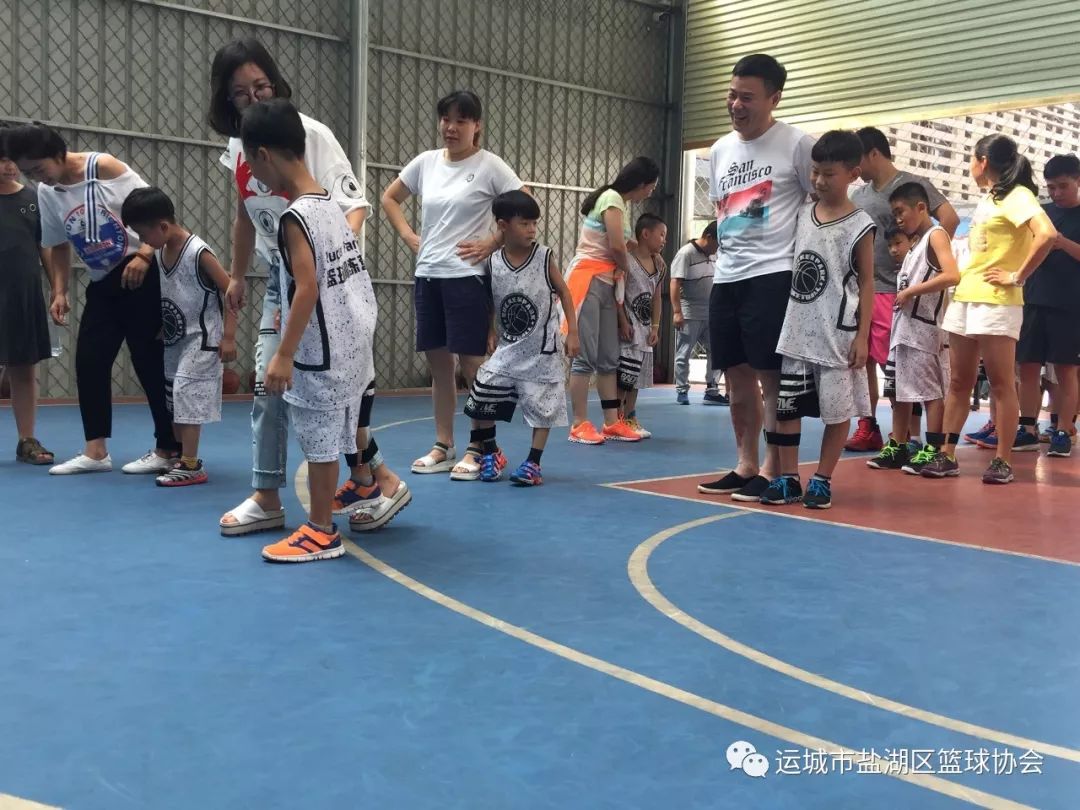 控卫如何通过视频学习提高技术水平_2